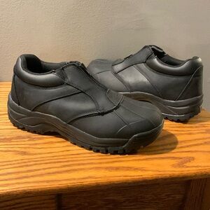 Propet Mens size 11 Blizzard Ankle Zip winter boots new in box